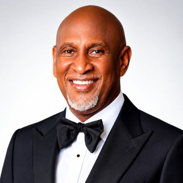 DR Akintoye Akindele, DBA, CFA.
